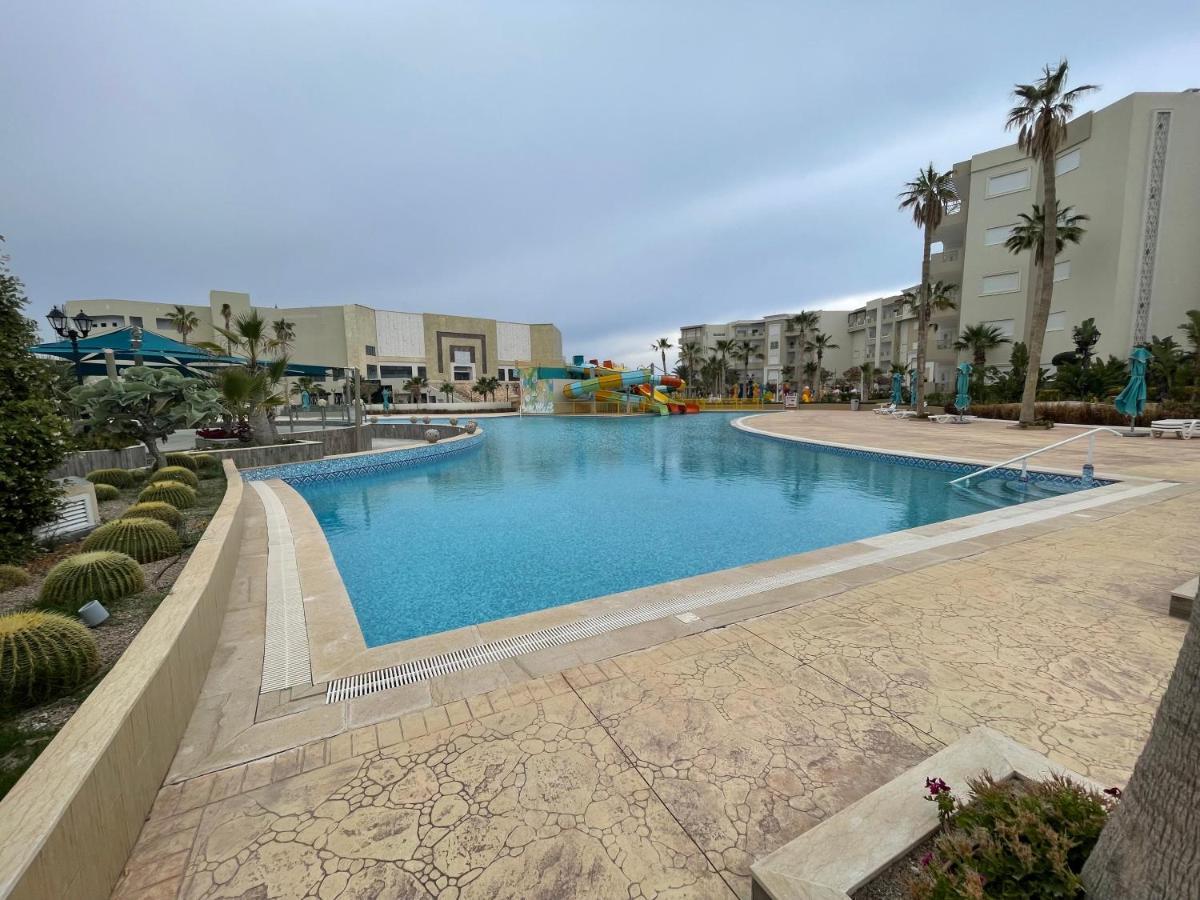מונסטיר Palm Lake Resort Folla מראה חיצוני תמונה
